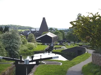 Stuart-Crystal-Stourbridge-Near-The-Little-Beech